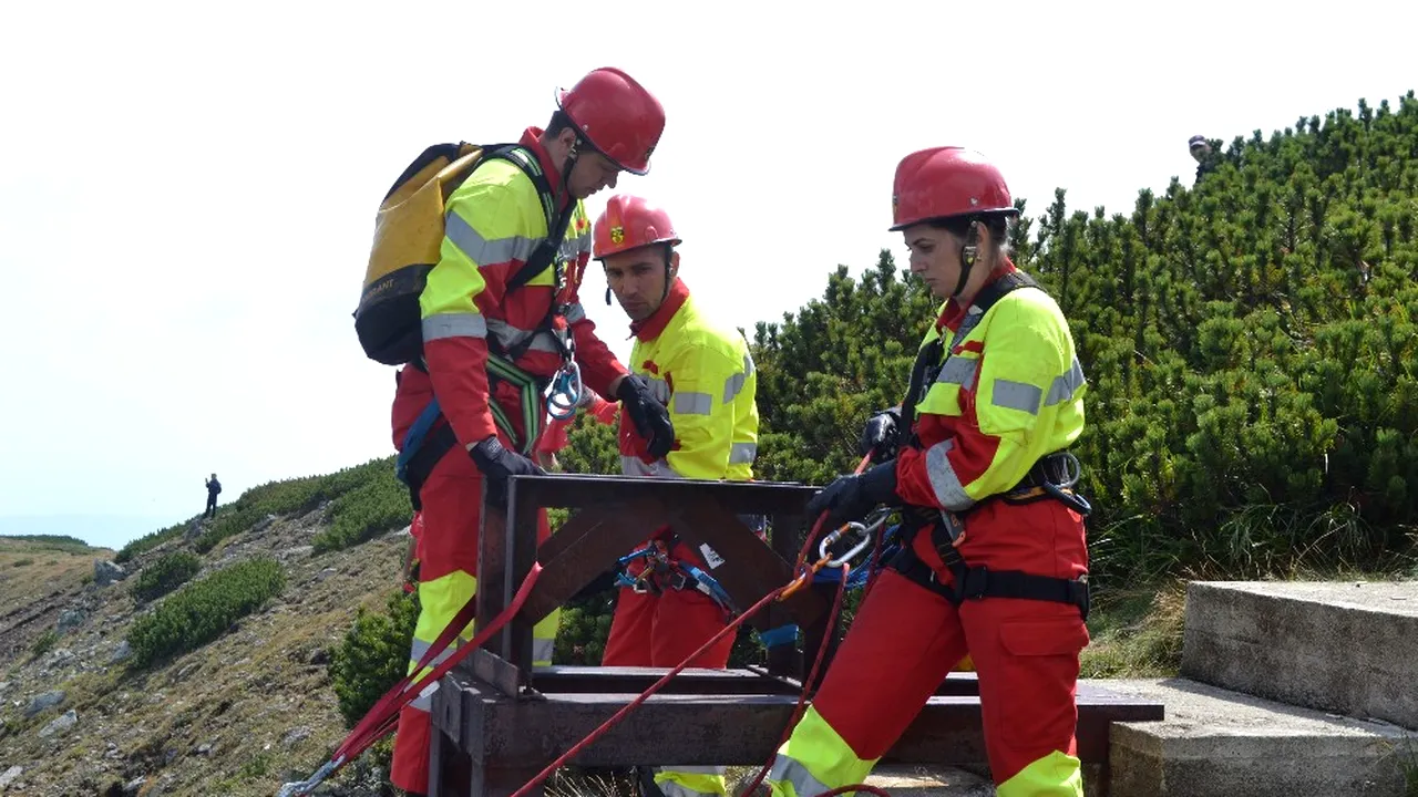 Femei în lumea bărbaților. Simona Cojocar, pompier: „Niciodată nu știi cât de puternic ești, până când să fii puternic rămâne singura opțiune pe care o mai ai