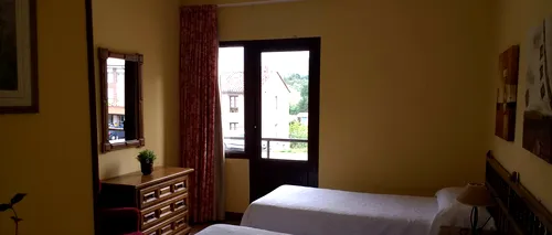Clipe de ȘOC trăite de o turistă care s-a cazat la un hotel din Poiana Brașov. „Pete de sânge pe așternut, groaznic!”