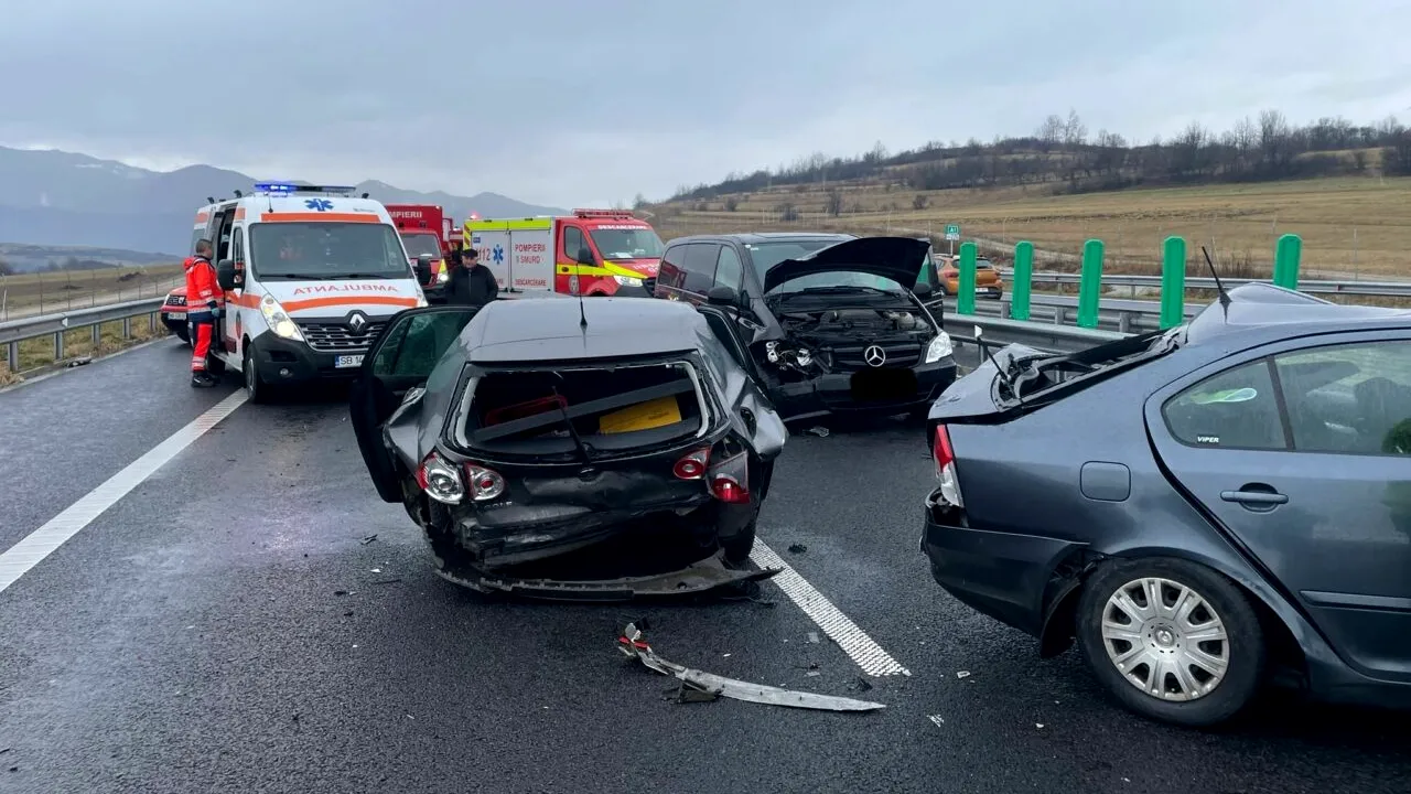 ACCIDENT în lanț pe A1, la Boița. 6 mașini implicate, 4 victime, trafic blocat!