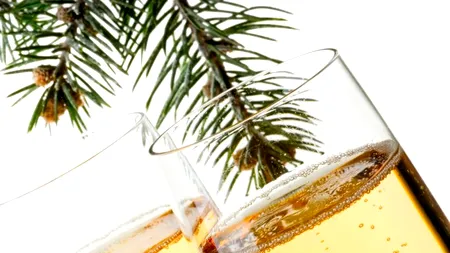 Poliția, mesaj inedit pentru șoferii care vor să bea și să se urce la volan: „Lasă paharul jos! Îndepărtează-te de șampanie!