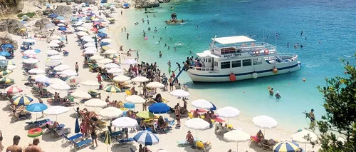 Plajă cu TARIF de intrare, ca la cinematograf, în Grecia. Câți bani i s-au cerut unei turiste din România