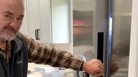 Ce a GĂSIT acasă acest bărbat, după ce s-a întors dintr-o călătorie de 4 luni. Când a deschis frigiderul, a înlemnit