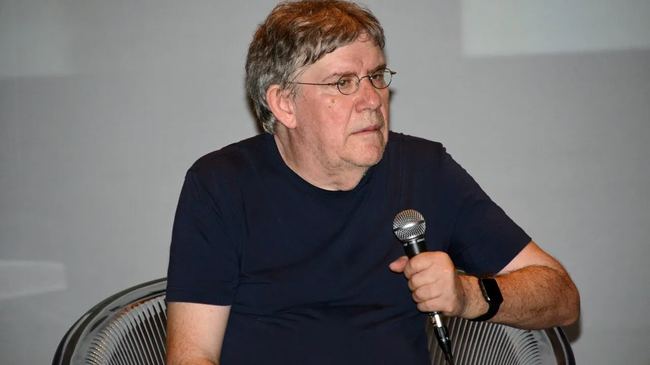 Reacția dură a lui Andrei Ujică după ce George Simion a spus că „Phoenix are imnul AUR”: „Interzic orice însușire și folosire abuzivă fie și a unui singur vers”