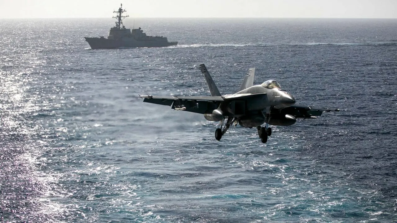 Tensiuni între CHINA și SUA /Beijingul a somat un distrugător american în Strâmtoarea Taiwan