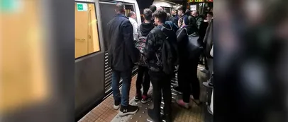 Panică la metrou! Două trenuri s-au tamponat. Călătorii, blocați peste 40 de minute