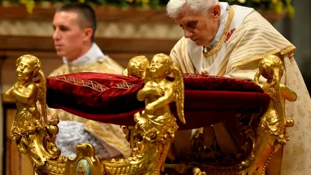 MESAJUL DE CRĂCIUN al Papei Benedict al XVI-lea