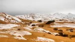 Efectele încălzirii globale. Ninge în Sahara. Dunele aride s-au transformat în derdeluș