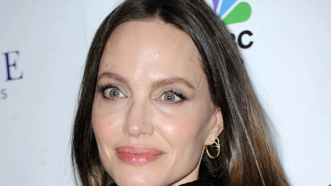 Angelina Jolie va juca rolul Mariei Callas într-un film biografic în regia lui Pablo Larraín