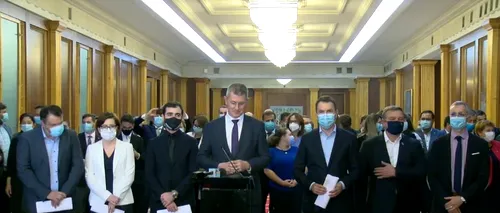 VIDEO |  Miniștrii USR PLUS și-au dat demisia din Guvern. Barna: „Așa nu se mai poate!”