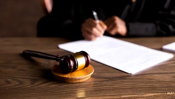 47 de magistrați execută silit Tribunalul Argeș pentru peste 30 de milioane de lei. Poprirea ar putea ajunge până la conturile Fiscului
