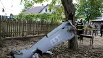 Fragmente dintr-o dronă au fost găsite în curtea unei locuințe din Vrancea. Aparatul s-a rupt în două