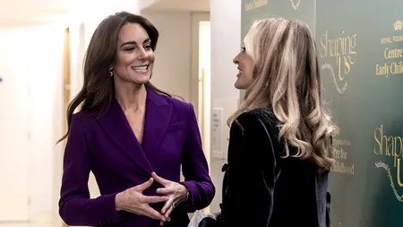 Kate Middleton, apariție de senzație într-un costum VIOLET cu o semnificație aparte la un simpozion din Londra: „Un simbol al autorității”
