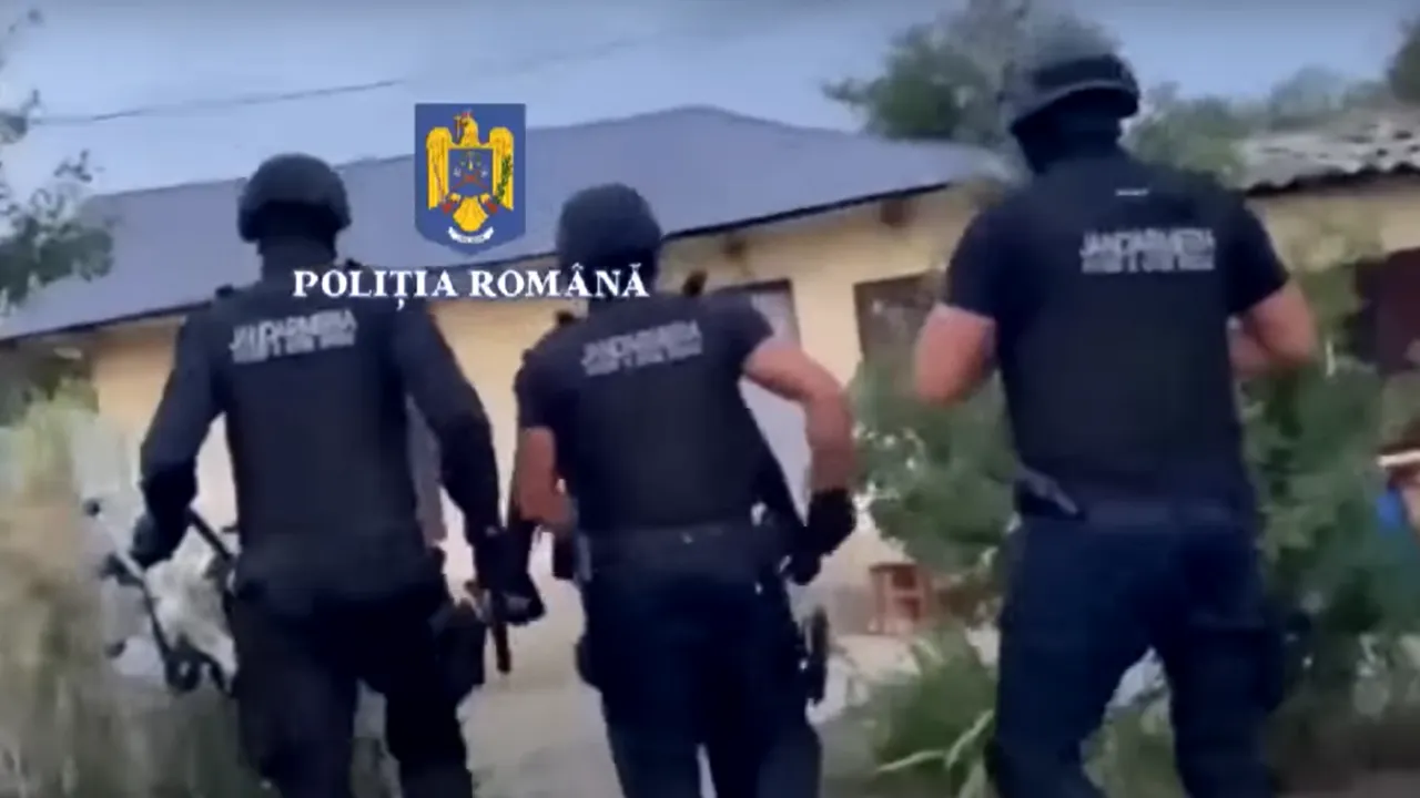 Jandarmi în stare gravă după ce au fost bătuți crunt de cinci tineri din Vaslui. Agresorii au fost arestați preventiv