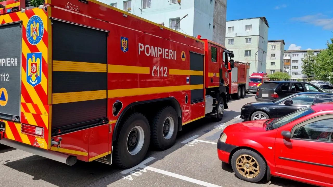 Explozie într-un bloc din Târgoviște. Două victime au primit îngrijiri