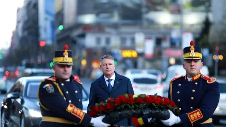 Klaus Iohannis a depus o coroană de flori în memoria victimelor Revoluției din Decembrie 1989