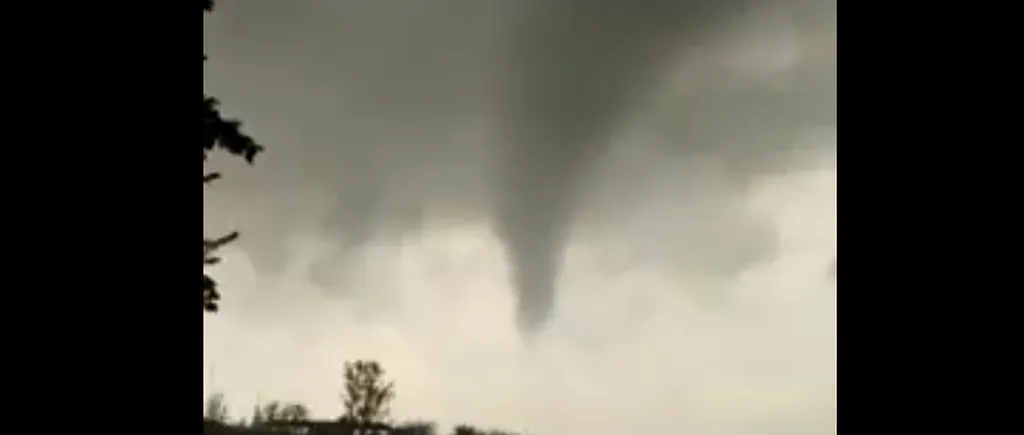 VIDEO. O tornadă a avut loc vineri la Botoșani. Imaginile sunt spectaculoase