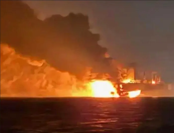 Explozii masive &icirc;n Marea Neagr&#259;, la bordul petrolierelor ruse&#537;ti Kairos &#537;i Virat. Petrolierele ar fi fost lovite de aeronave ucrainene