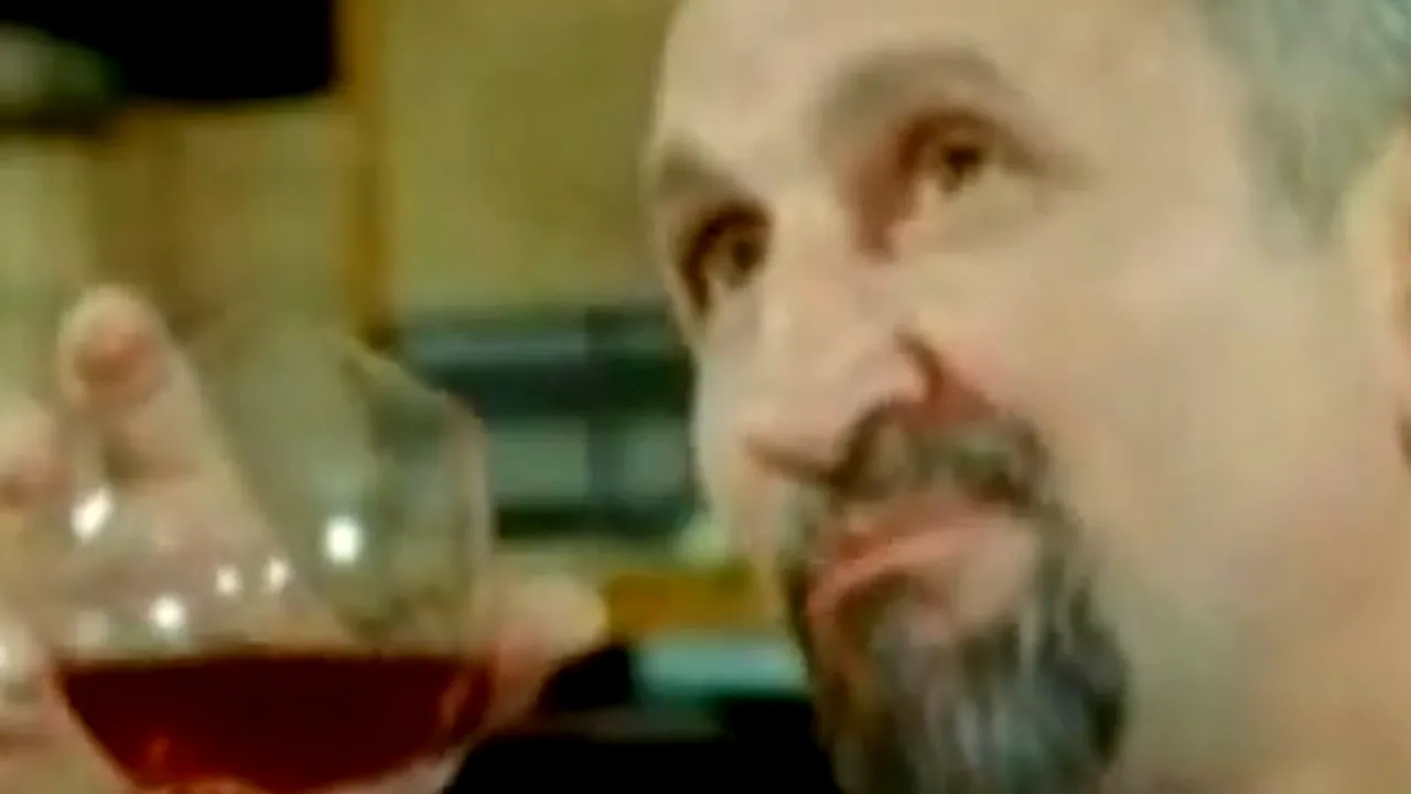 ȘERBAN IONESCU rămâne studentul cu zâmbet timid, iubit de profesorul lui, Amza - Oana Pellea