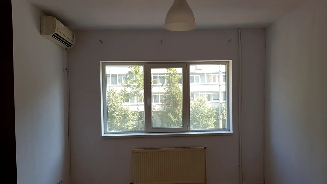 Sperietura trasă de o femeie când a văzut ce crește pe tavanul camerei. „Nu mă mai simt în siguranță în propria mea casă”