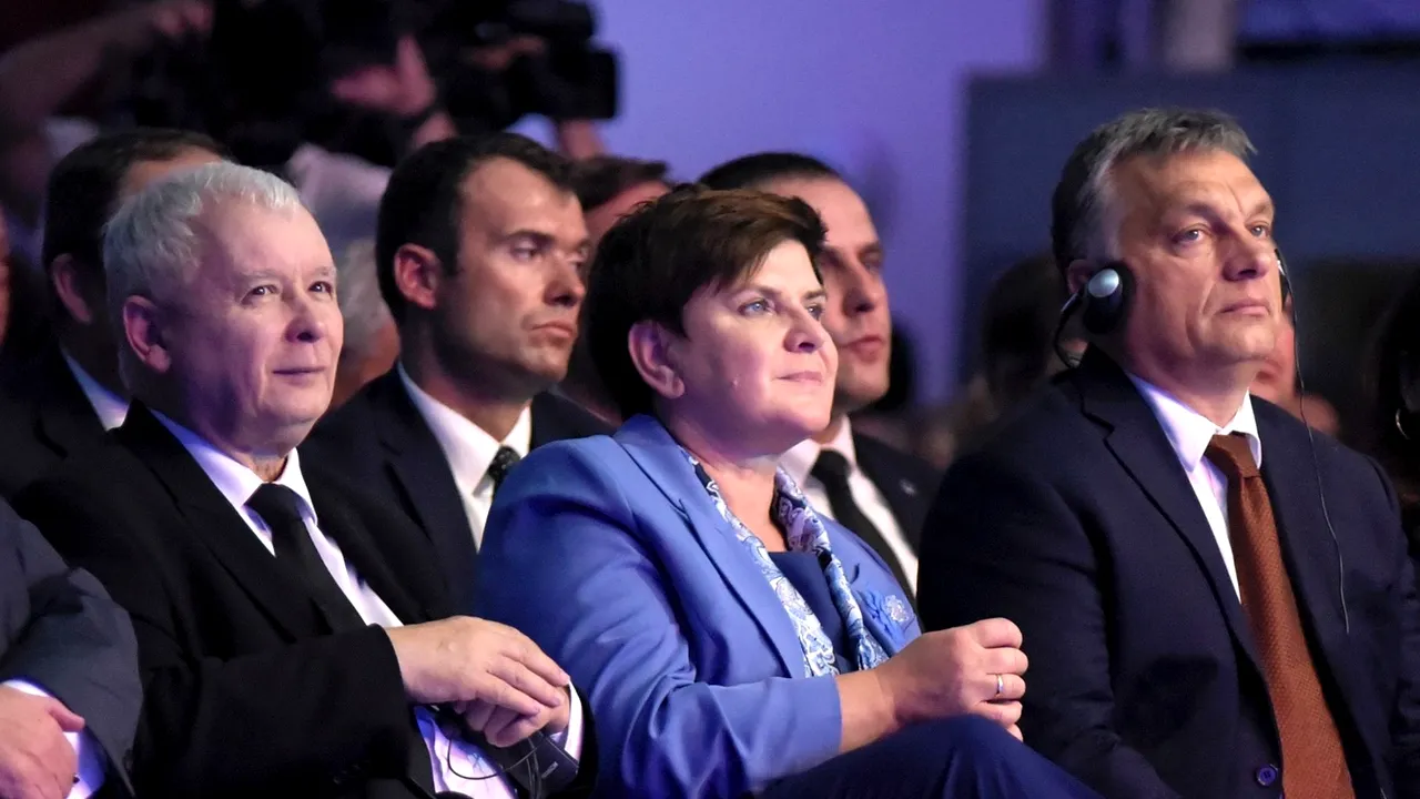 Polonia, furioasă după ce Macron l-a comparat pe Kaczynski cu Putin și Orban