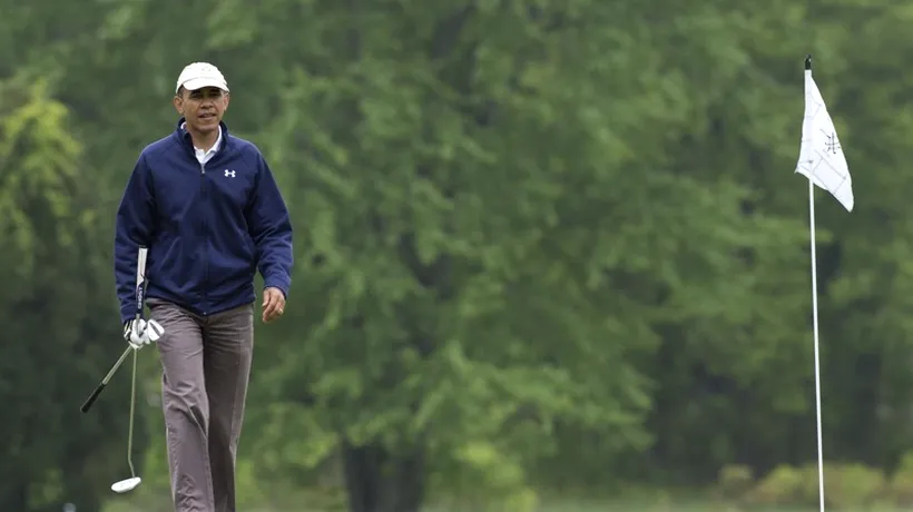 Barack Obama a jucat golf cu prietenii și se află la Camp David, unde va sărbători ziua de naștere