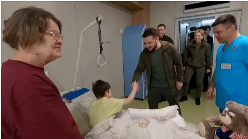VIDEO | Volodimir Zelenski a vizitat un spital unde se află mai mulți copii din Mariupol rămași orfani după ce familiile lor au fost ucise de trupele ruse