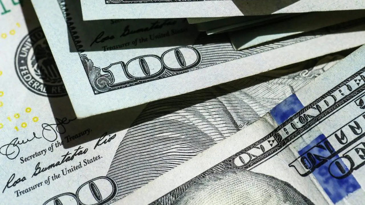 O femeie a aflat că a devenit miliardară, după ce s-a dus la bancomat să scoată doar 20 de dolari