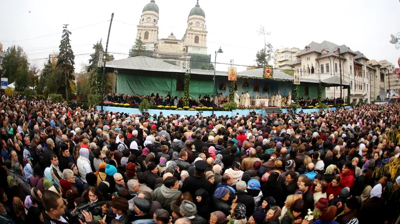 Sărbătoarea Sfânta Parascheva umple hotelurile din Iași și scoate din buzunarele pelerinilor 13 milioane de euro