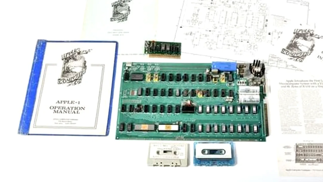 Suma uriașă cu care a fost vândut un prototip al primului calculator Apple