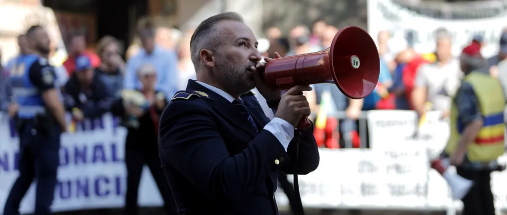 PROTEST în fața Ministerului Muncii: Sindicatele feroviare și alte organizații contestă noua Lege a pensiilor