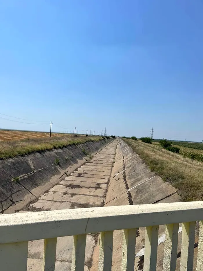 În trei județe nu mai există apă pentru irigații. Petre Daea: „La Zimnicea o parte din vadul Dunării s-a transformat în plajă” / Sursa foto: Facebook Petre Daea