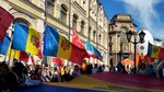 PROTEST la Ambasada Republicii Moldova de la Moscova. Manifestanții cer creșterea numărului de secții de vot