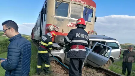 Mașină lovită de tren în județul Iași. Șoferul autoturismului a murit