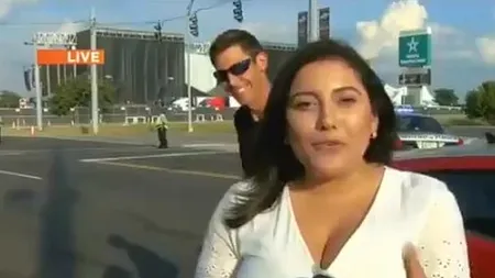 O jurnalistă are un mesaj pentru bărbatul care a pupat-o, fără voia ei, în direct: „Ce ar fi să nu mă mai atingi?