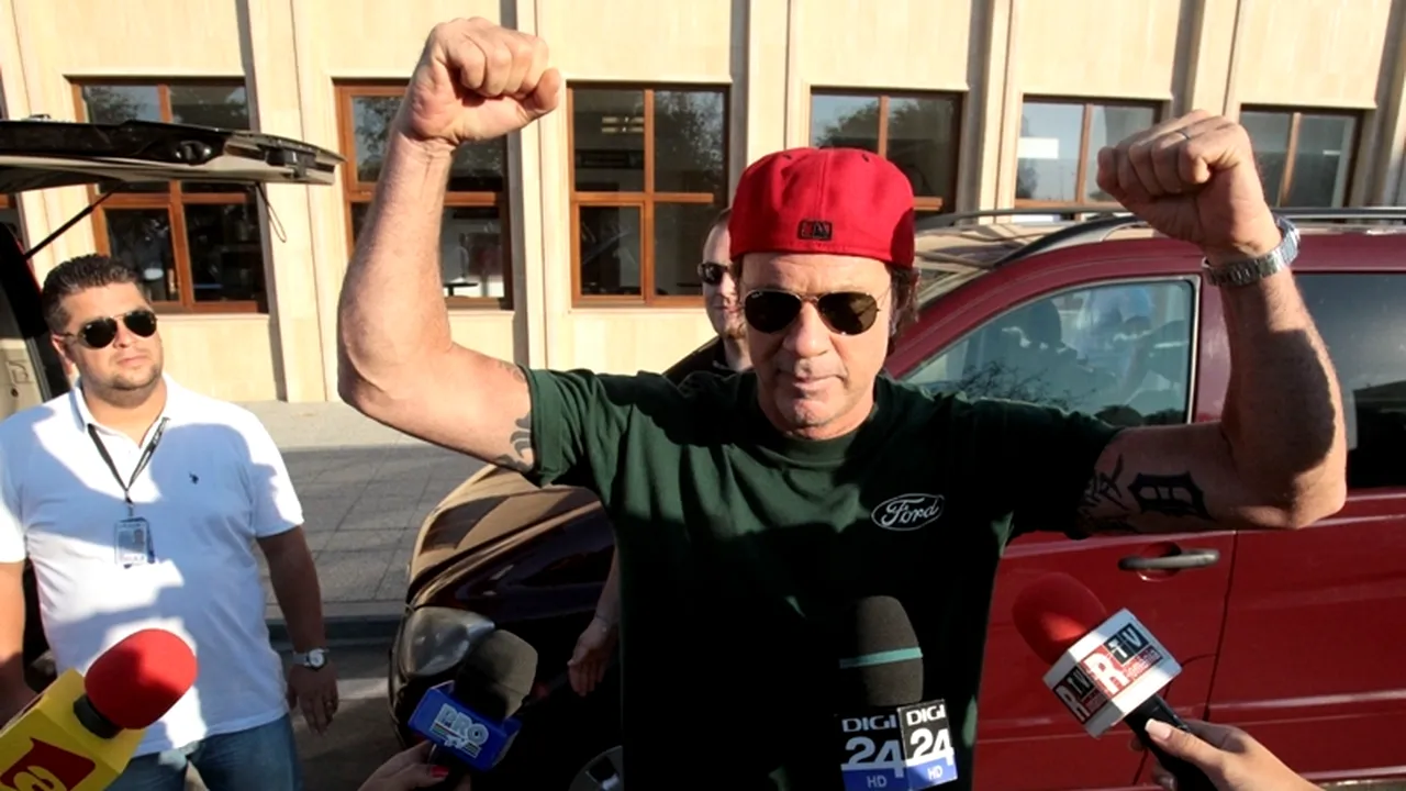 Toboșarul Red Hot Chili Peppers: Sunt fiul ilegitim al lui Ilie Năstase și al Nadiei Comăneci