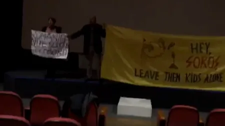 Anunțul poliției referitor la cei care au boicotat proiecția unui film cu tematică gay, la Muzeul Țăranului Român 