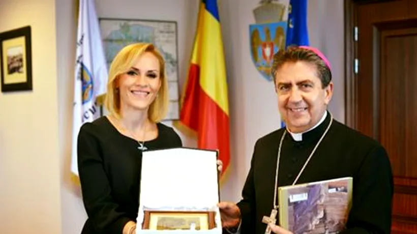 Firea anunță că lucrează la un „eveniment istoric: Vizita Papei Francisc la București