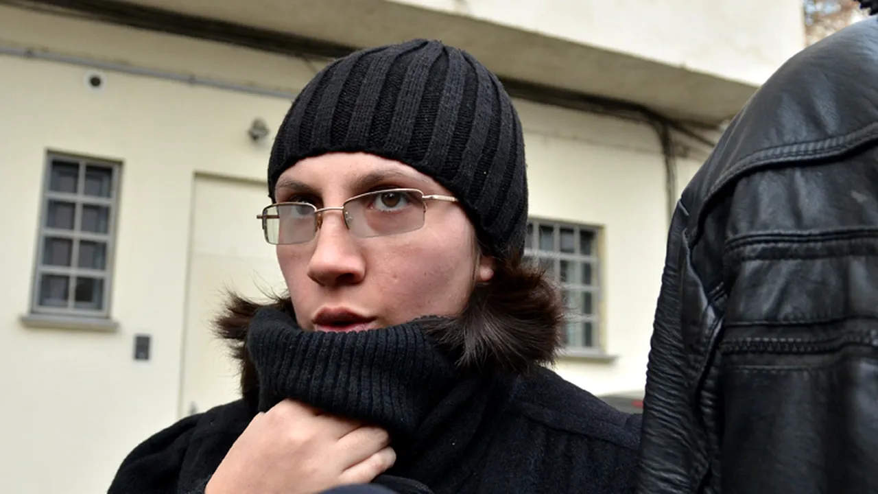 Polițista din Balș care și-a înjunghiat fostul șef după ce l-a acuzat de viol a născut un băiețel și divorțează