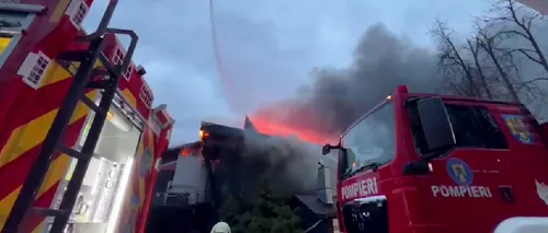 VIDEO | Incendiu puternic la Taverna Racilor din Snagov, restaurantul lui Pescobar. Intervenție în forță a pompierilor