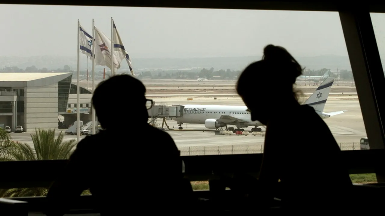 Probleme pentru un avion El Al, în august, din cauza aterizării urgente a unei aeronave din România