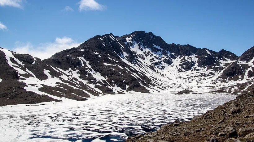 Fenomenul straniu din Groenlanda. Cum poate dispărea un lac uriaș aproape instantaneu