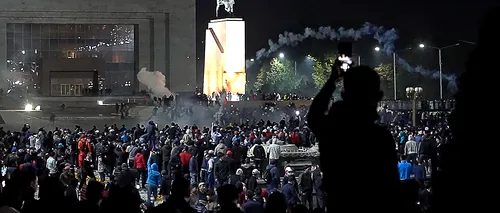 Țara la un pas de revoluție după <i class='ep-highlight'>alegeri</i>: Protestatarii l-au eliberat din închisoare pe fostul președinte! - FOTO/VIDEO