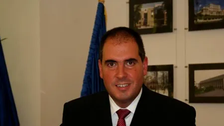 Administrația Iohannis, criticată de foștii consilieri ai lui Băsescu: „Primii pași ai schimbării sunt rezultatul luptei cu perdelele demodate și tăvile chelnerilor