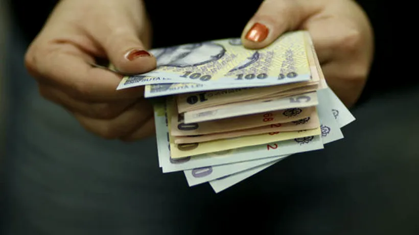 Dosar penal în cazul primarului din Constanța pozat că dă bani. Primar: Am dat bani de mâncare