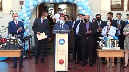 Florin Cîțu, la începutul anului școlar: „Ce bine e să ne vedem cu toți aici în format fizic! Depinde doar de noi să rămânem așa tot anul”