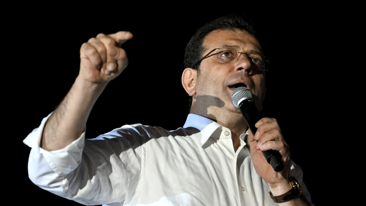 Ekrem Imamoglu a fost nominalizat drept candidat pentru viitoarele alegeri prezidențiale din Turcia, în pofida arestării sale