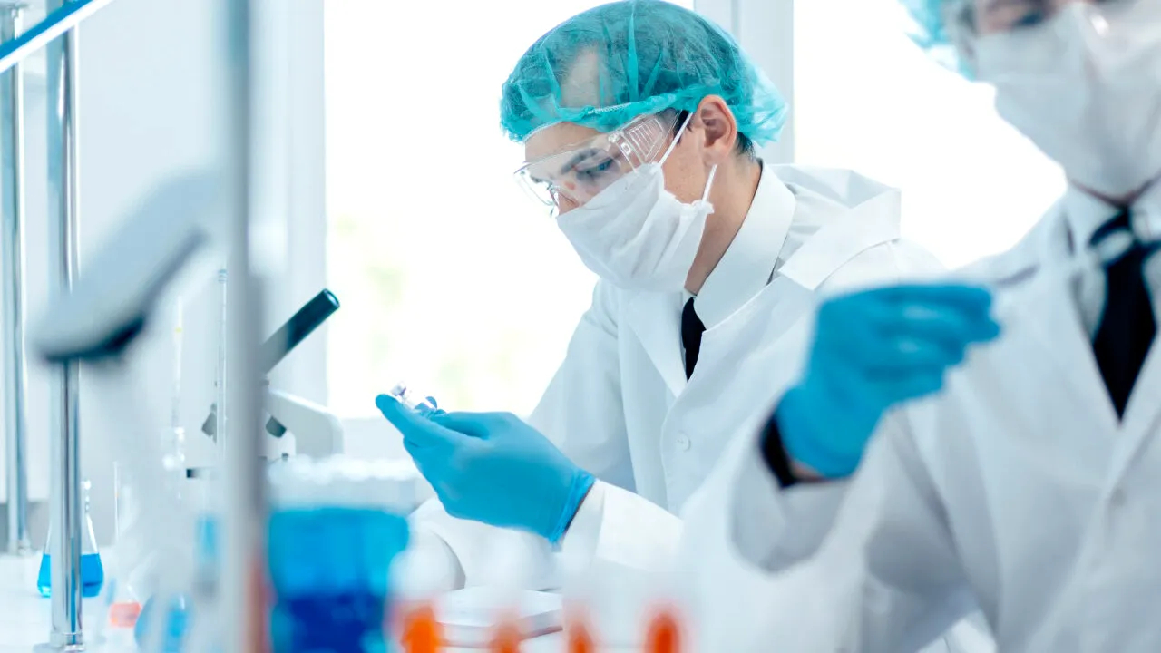 Presă: FBI a avut dovezi că SARS-CoV-2 ar fi „scăpat din laborator”, dar nu l-a putut informa pe Joe Biden