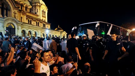 Activitățile Parlamentului bulgar, anulate după violențele de marți seara
