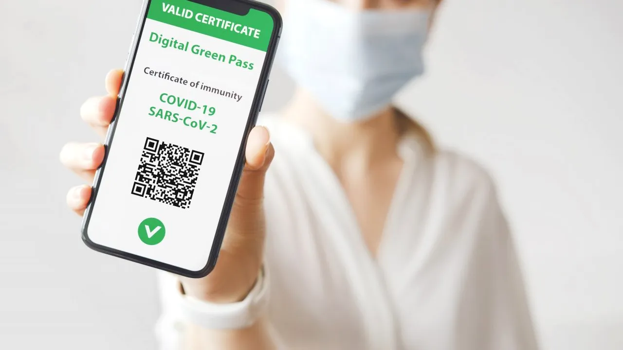 Italia: Salariații care nu merg la serviciu pentru că refuză să prezinte certificatul verde nu vor fi concediați, dar nu vor fi nici plătiți