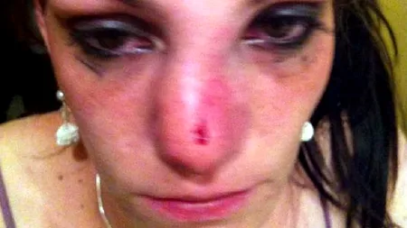 Dezastru la nunta unui cuplu britanic. Invitații s-au luat la bătaie din cauza unei bucăți de pui